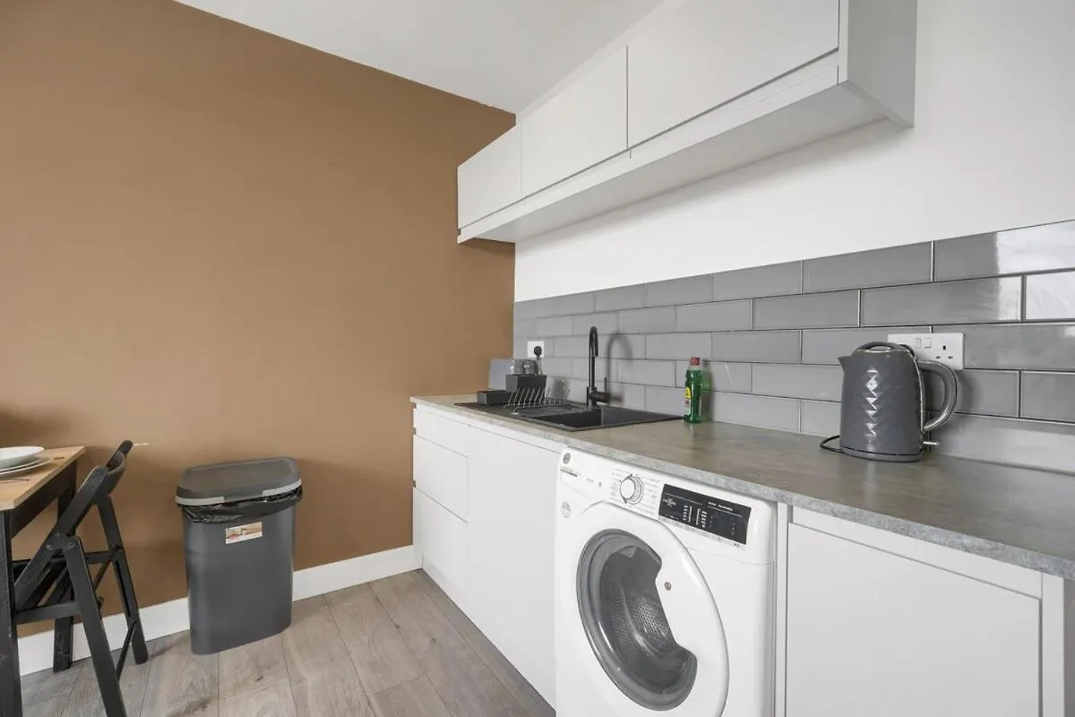 Stylish & Modern Apartment - Free Parking - Wifi Cardiff