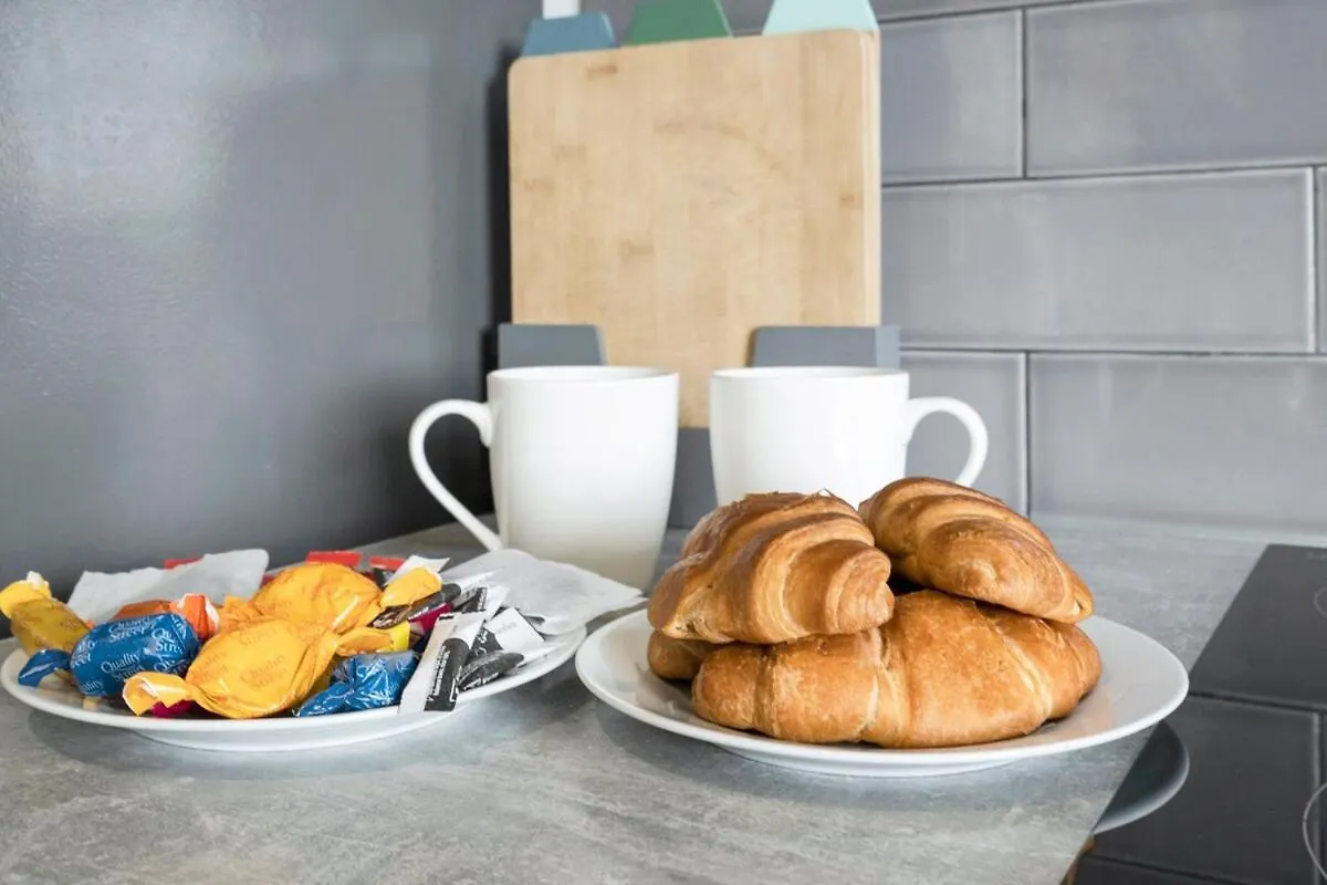 Stylish & Modern Apartment - Free Parking - Wifi Cardiff