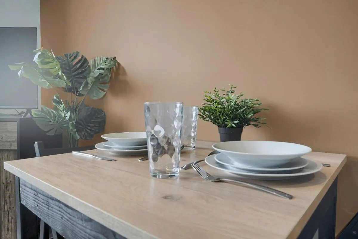 Stylish & Modern Apartment - Free Parking - Wifi Cardiff