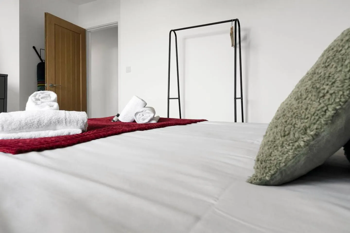 Stylish & Modern Apartment - Free Parking - Wifi Cardiff